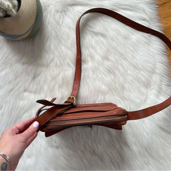 LIKE NEW Fossil Mila crossbody leather bag - Picture 9 of 13